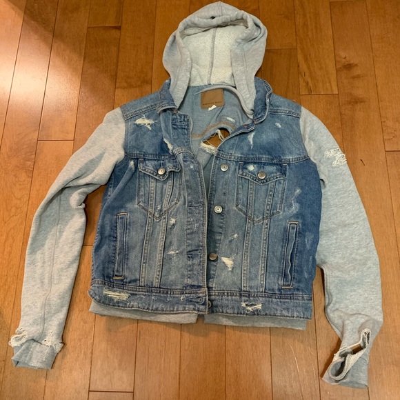 American Eagle | Destroyed Denim/Sweater Jacket - Picture 2 of 6